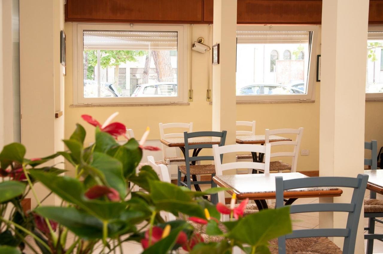Hotel Rugantino Cesenatico Luaran gambar