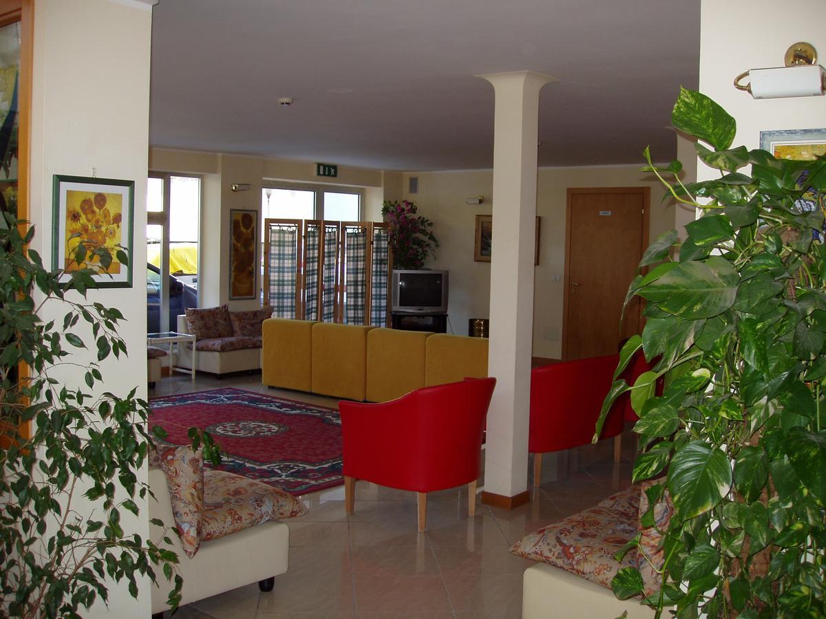 Hotel Rugantino Cesenatico Luaran gambar